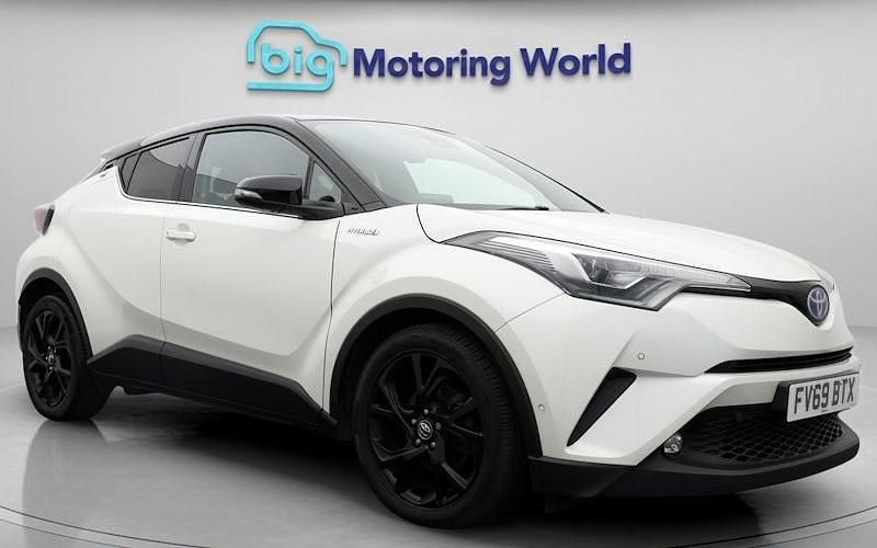 Used Toyota C-HR 122 HP (89 kW) 2019 White SUV