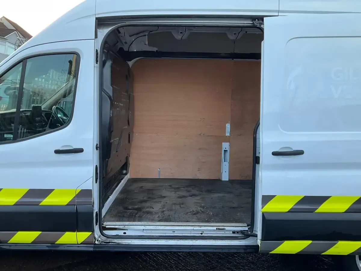 Used Ford Transit Trend 130 HP (95 kW) 2019 White Van