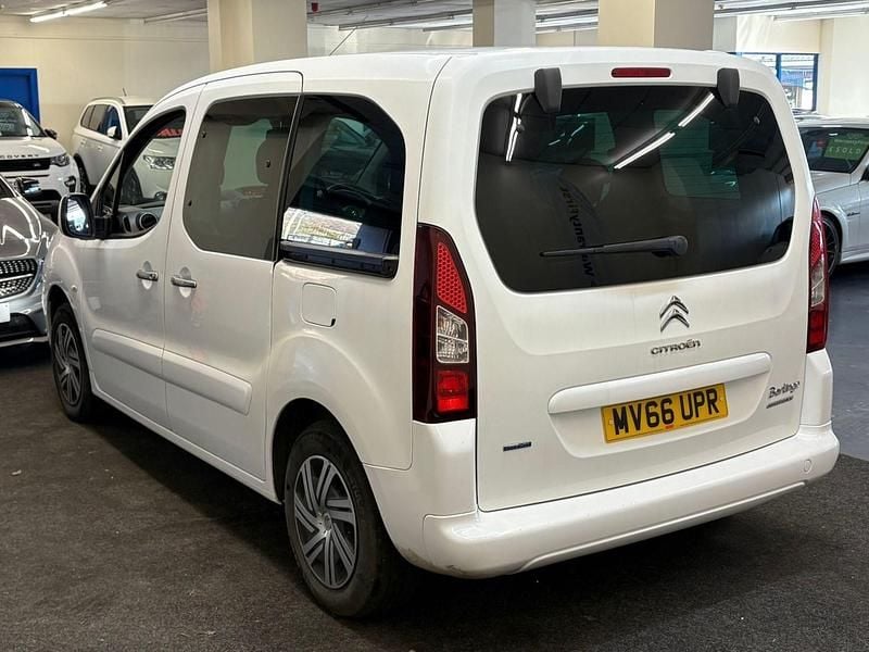 Used Citroën Berlingo Feel 100 HP (73 kW) 2016 White MPV