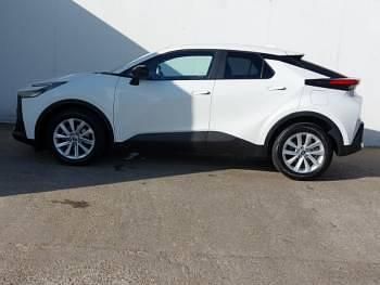 Used Toyota C-HR 140 HP (102 kW) 2024 White SUV