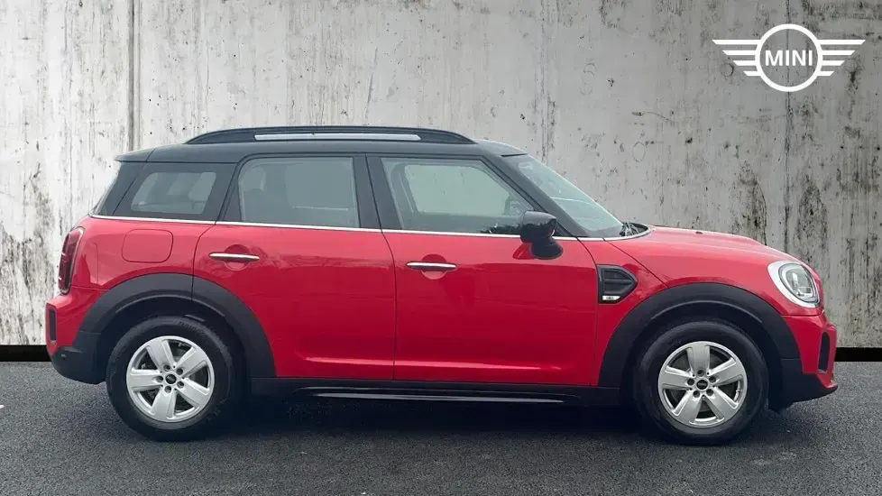 Used Mini Cooper Countryman Classic 134 HP (98 kW) 2022 Red SUV