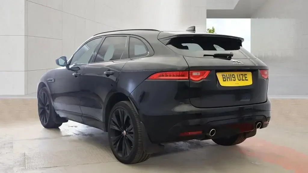 Used Jaguar F-Pace S 300 HP (220 kW) 2019 Black SUV