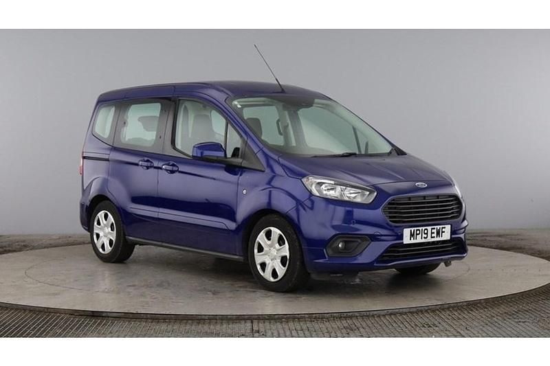 Used Ford Tourneo Courier Zetec 100 HP (73 kW) 2019 Blue MPV