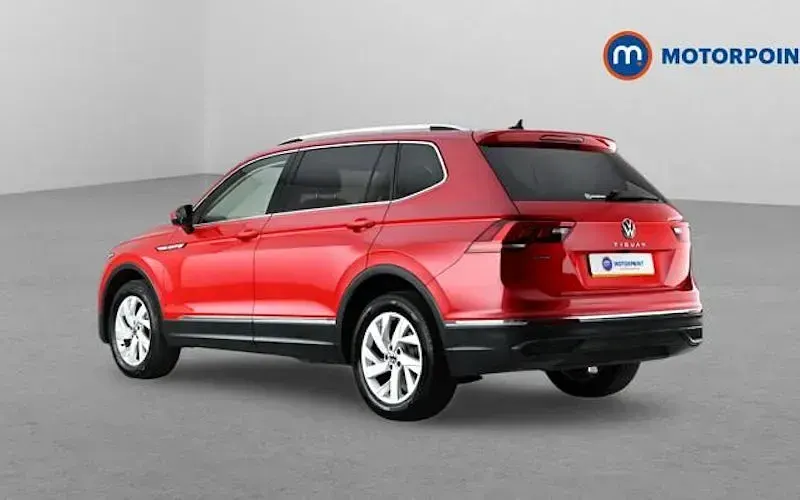 Used VW Tiguan Allspace Life 150 HP (110 kW) 2024 Red SUV