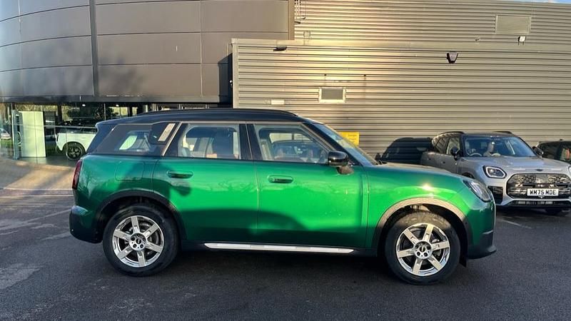 Used Mini Countryman 168 HP (123 kW) 2024 Green SUV