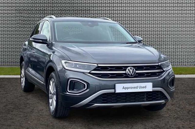 Used 2024 VW T-Roc Style SUV | £21,868 (Good price) - Image 1/4