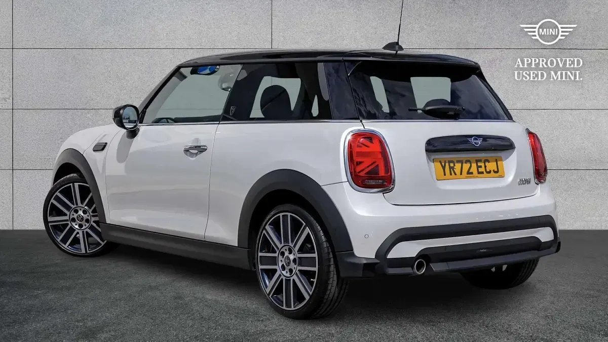 Used Mini Cooper Exclusive 134 HP (98 kW) 2023 White Hatchback