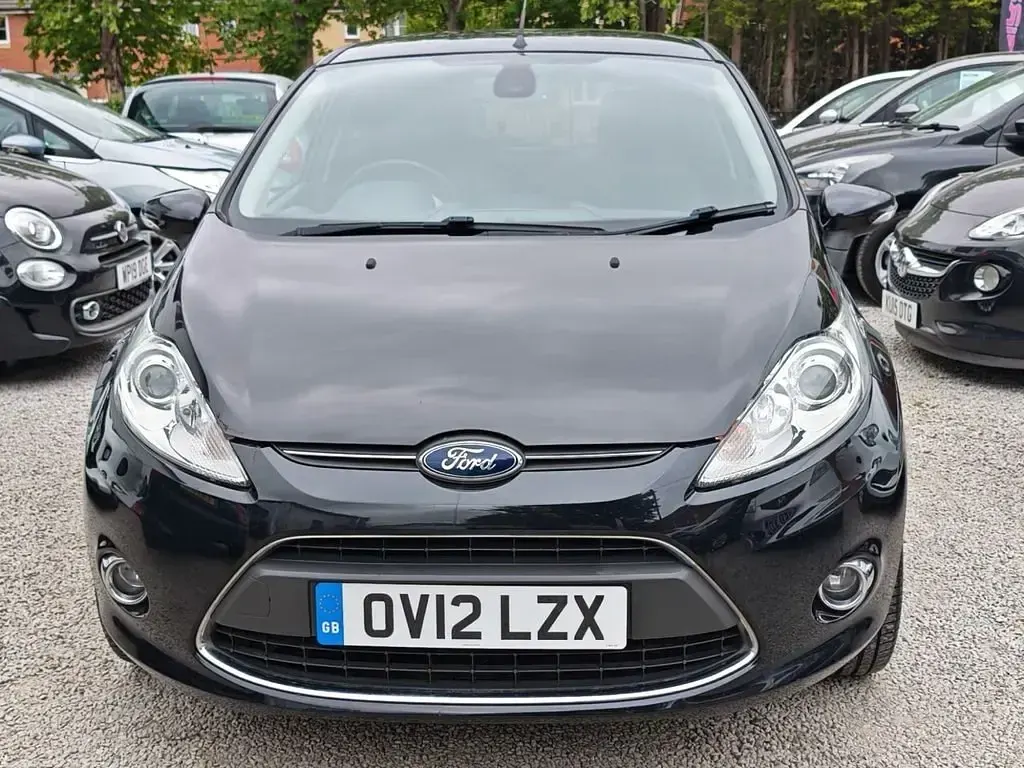 Używany Ford Fiesta Titanium 94 KM (69 kW) 2012 Czarny Hatchback