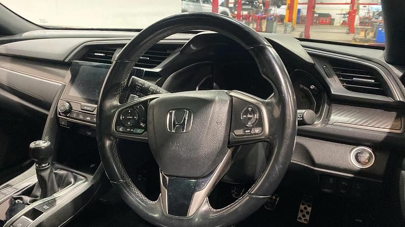 Used Honda Civic Sport Plus 182 HP (133 kW) 2018 Red Hatchback