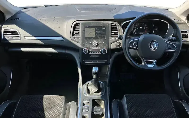 Used Renault Mégane GrandTour Dynamique 110 HP (80 kW) 2018 White Estate