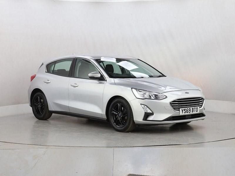 Begagnad Ford Focus Zetec 120 HK (88 kW) 2019 Silver Halvkombi