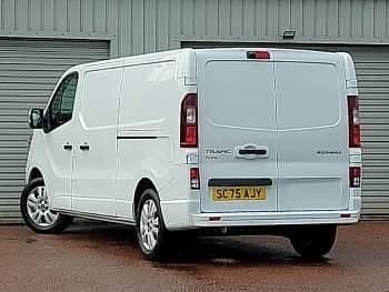 New Renault Trafic 2025 Solid  glacier white MPV