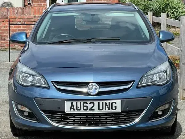Used Vauxhall Astra SRi 115 HP (84 kW) 2012 Blue Estate