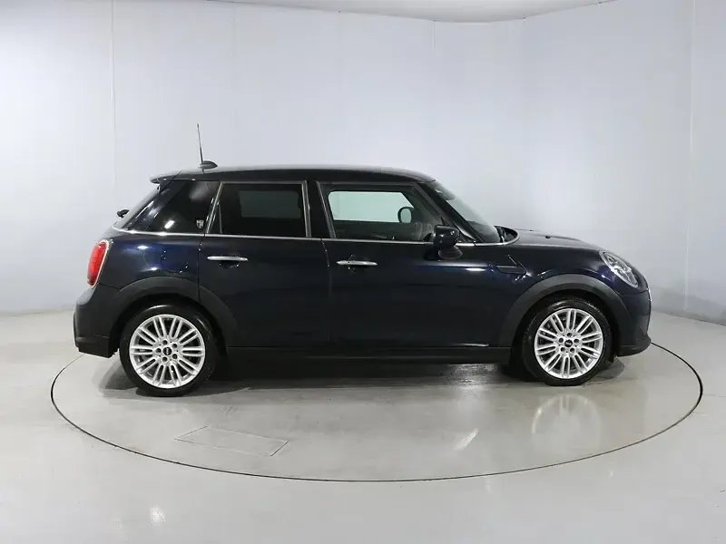 Used Mini Cooper Exclusive 134 HP (98 kW) 2023 Blue/black Hatchback