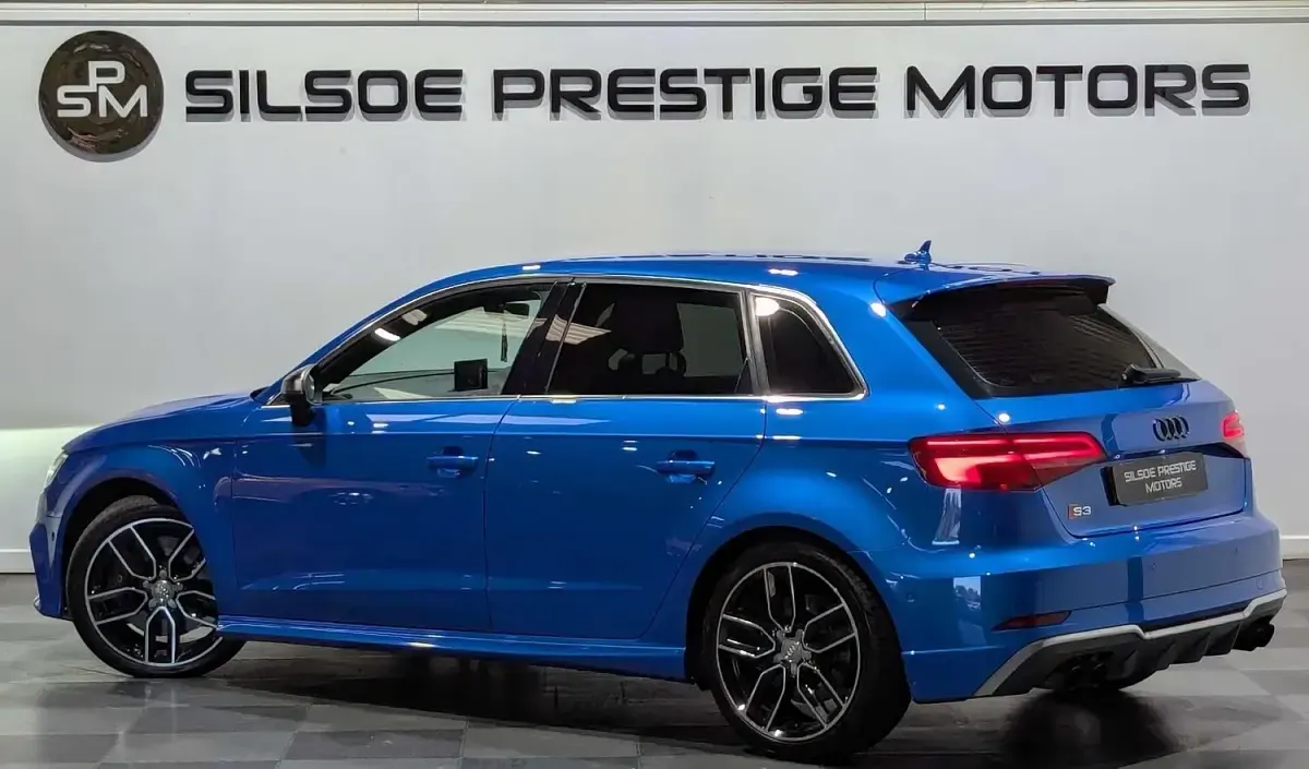 Used Audi A3 Comfort 2017 Blue Hatchback