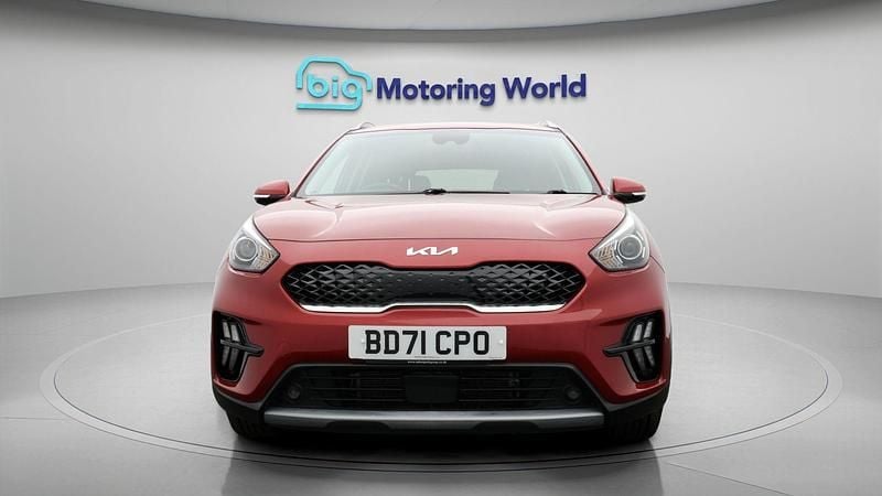 Used Kia Niro 141 HP (103 kW) 2022 Red SUV