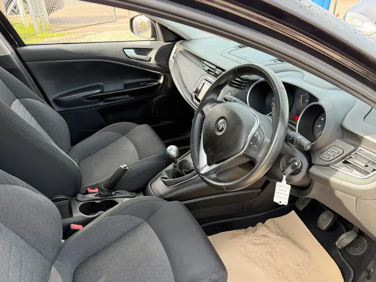 Used Alfa Romeo Giulietta 2017 Black Hatchback