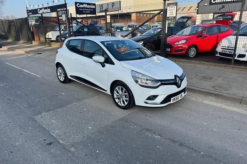 Used Renault Clio IV Dynamique 90 HP (66 kW) 2016 Hatchback