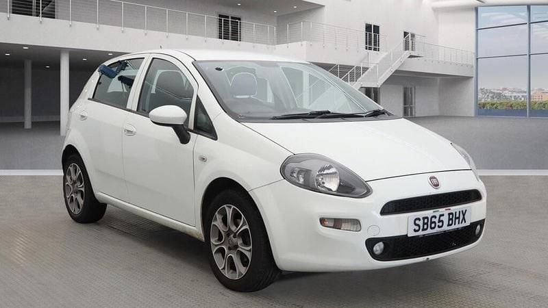 White Used 2016 Fiat Punto Easy Plus Hatchback | £3,490 (Good price) - Image 1/4
