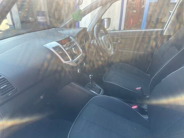 Image 4/4