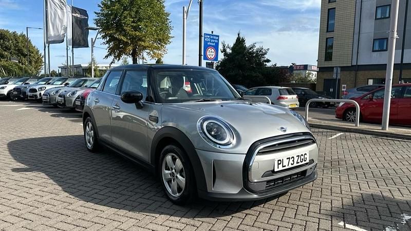 Silver Used 2024 Mini Cooper Classic Hatchback | £20,808 (Fair price) - Image 1/4