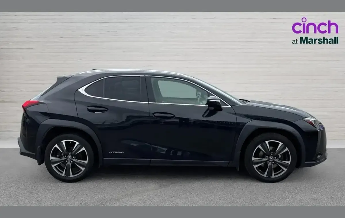 Used Lexus UX 250h 180 HP (132 kW) 2019 Black SUV