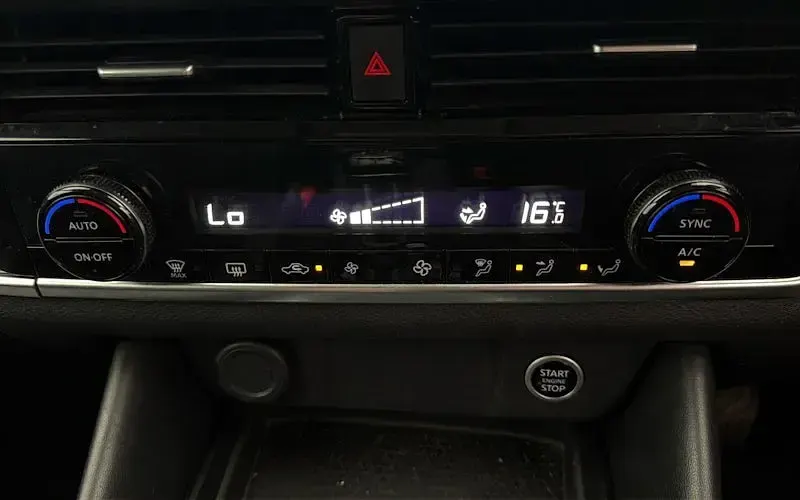Used Nissan Qashqai N-Connecta 140 HP (102 kW) 2023 Grey SUV