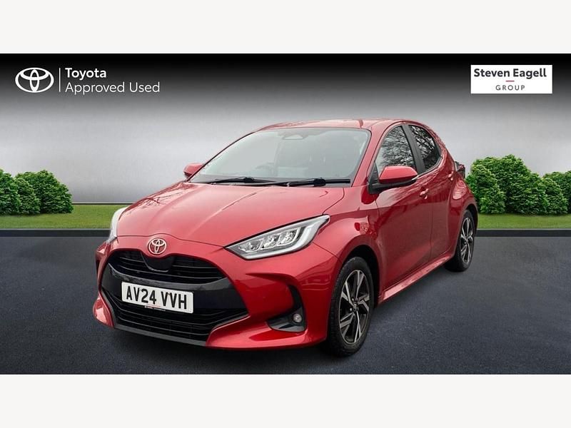 Used Toyota Yaris Hybrid Design 2024 Red Hatchback