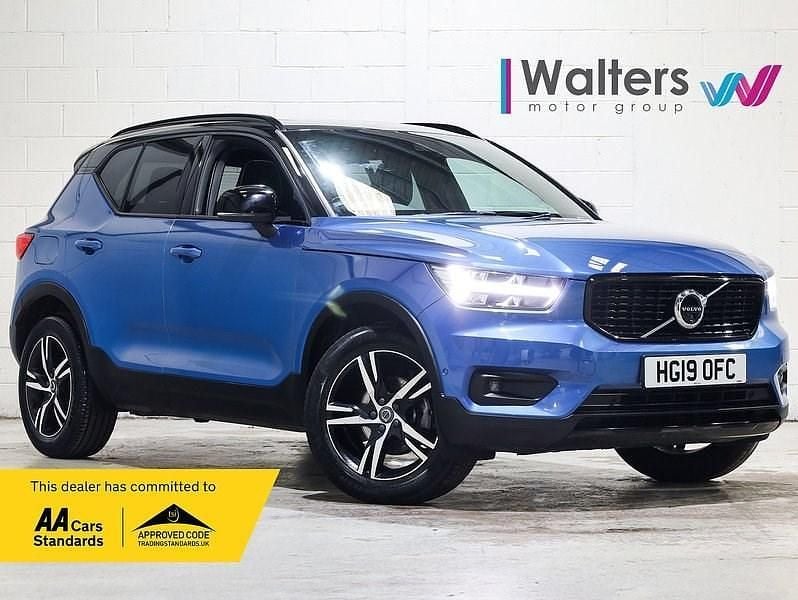 Blue Used 2019 Volvo XC40 R-Design SUV | £18,250 (Fair price) - Image 1/4