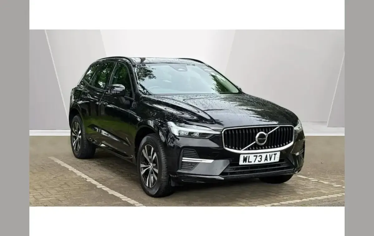 Used Volvo XC60 Core 250 HP (183 kW) 2023 SUV