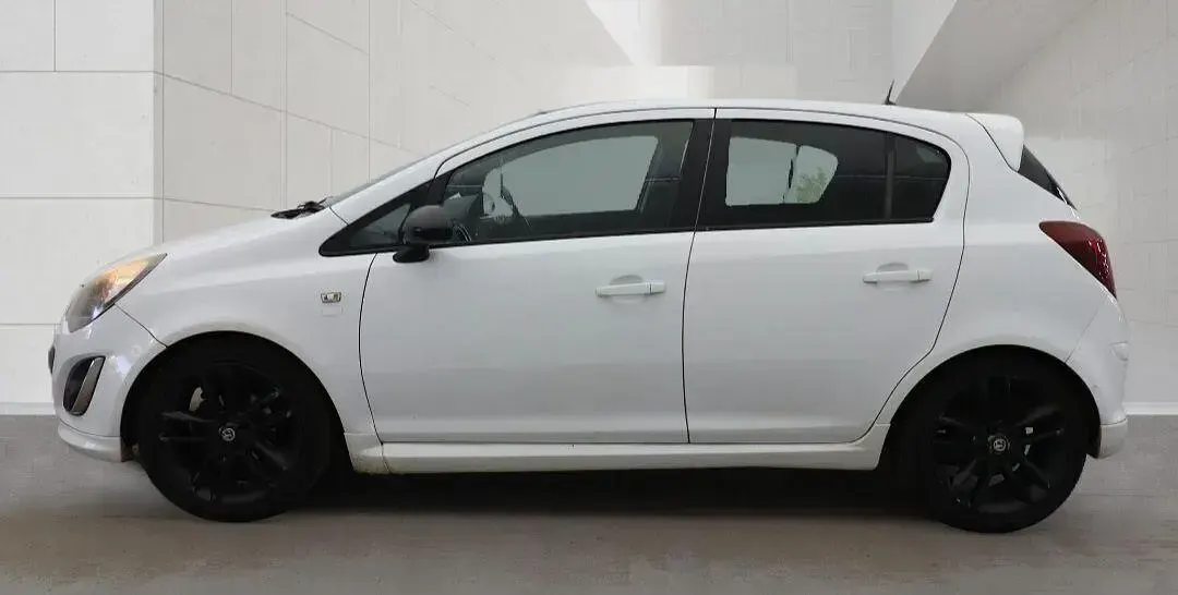 Used Vauxhall Corsa Edition 2013 White Hatchback