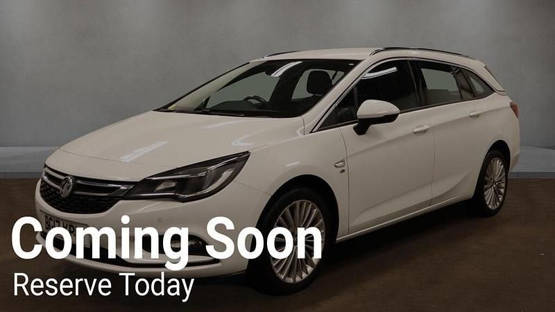 Used Vauxhall Astra Elite 150 HP (110 kW) 2017 White Estate