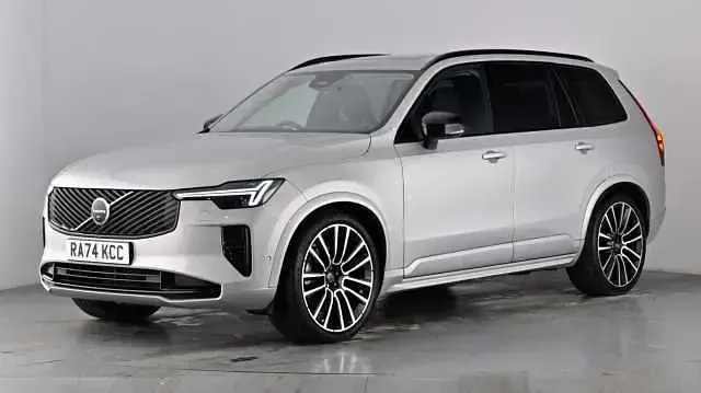Usado Volvo XC90 Ultra 250 HP (183 kW) 2025 Prateado SUV