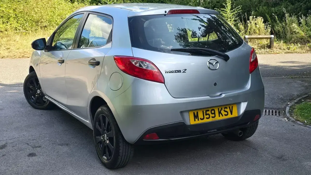 Used Mazda 2 73 HP (53 kW) 2009 Silver Hatchback