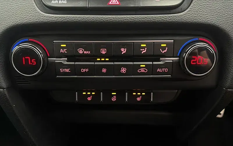 Used Kia ProCeed GT-Line 160 HP (117 kW) 2022 Orange Estate