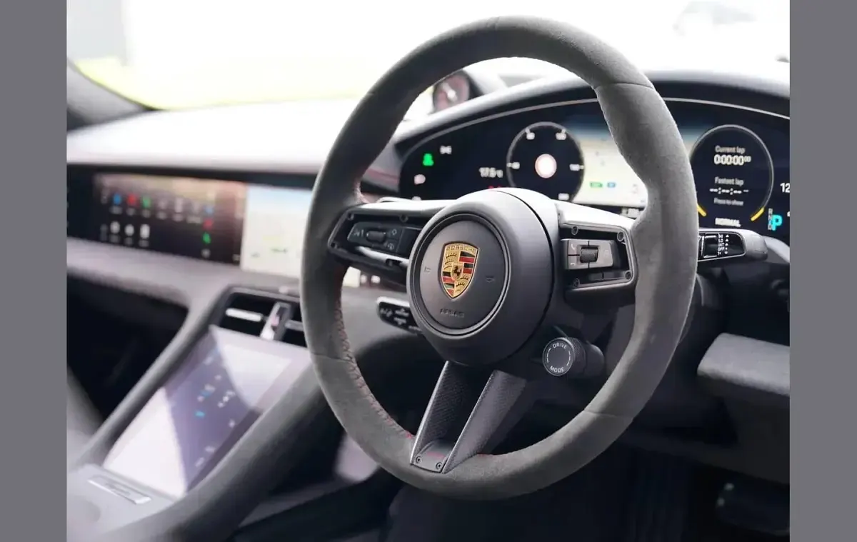 Used Porsche Taycan 439 kW (598 HP) 2022 White Sedan