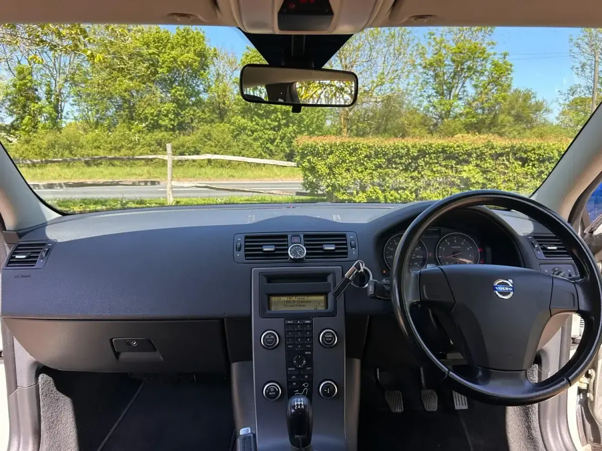 Usado Volvo C30 145 CV (106 kW) 2011 Blanco Utilitario