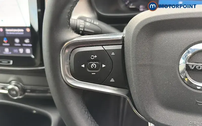 Used Volvo XC40 Plus 163 HP (119 kW) 2023 Blue SUV