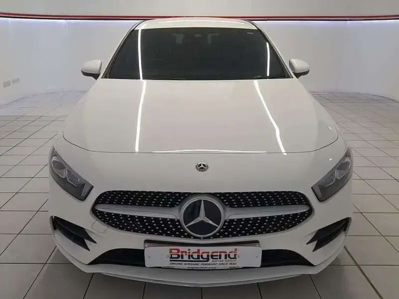 Used Mercedes A180 AMG Line Premium 116 HP (85 kW) 2019 White Sedan