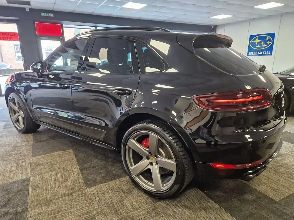 Used Porsche Macan Turbo 400 HP (294 kW) 2015 Black SUV