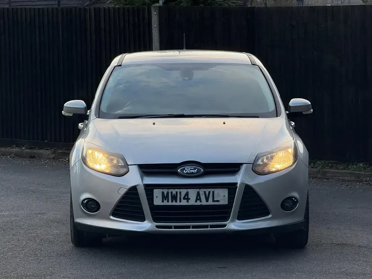 Used Ford Focus Zetec 2014 Silver Hatchback