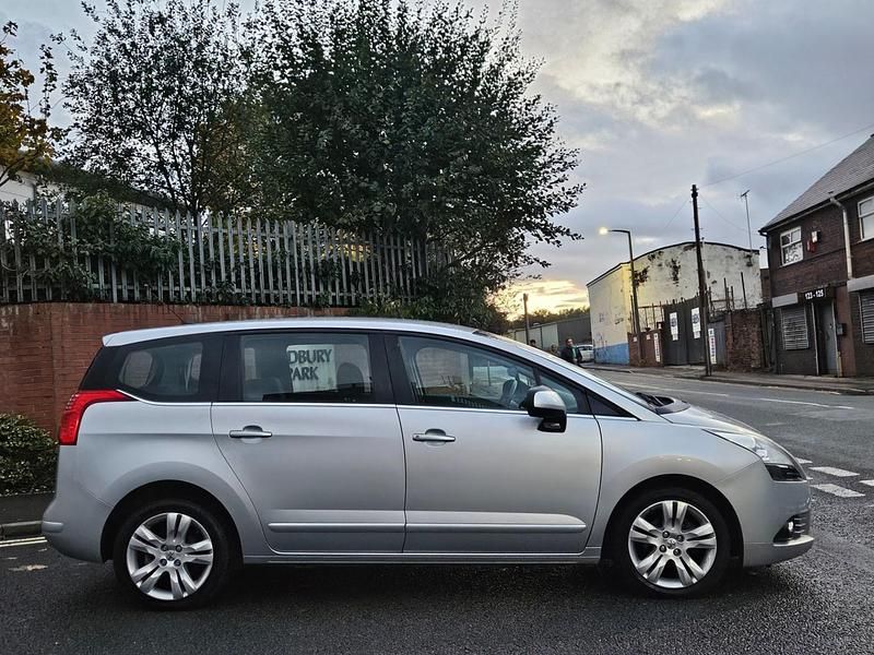 Used Peugeot 5008 Active 2013 Silver MPV
