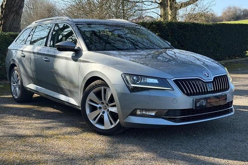 Used Skoda Superb SE L Executive 150 HP (110 kW) 2018 Grey Estate