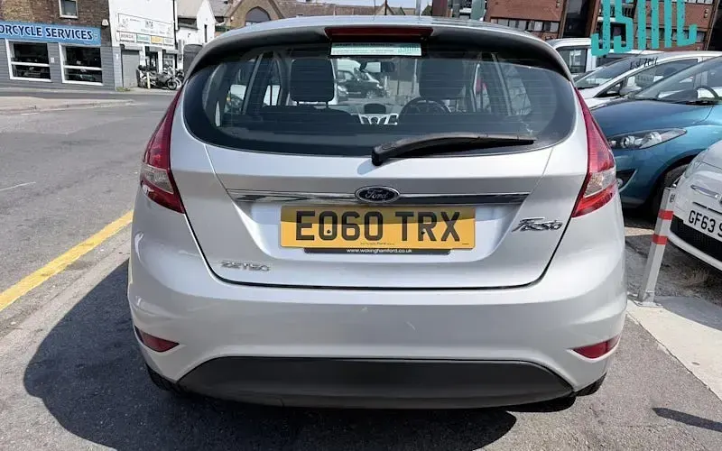 Used Ford Fiesta Zetec 82 HP (60 kW) 2010 Silver Hatchback