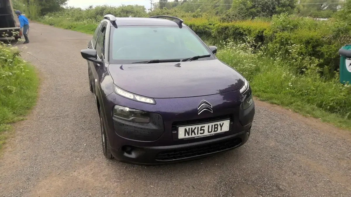 Used Citroën C4 Cactus Feel 82 HP (60 kW) 2015 Purple Hatchback