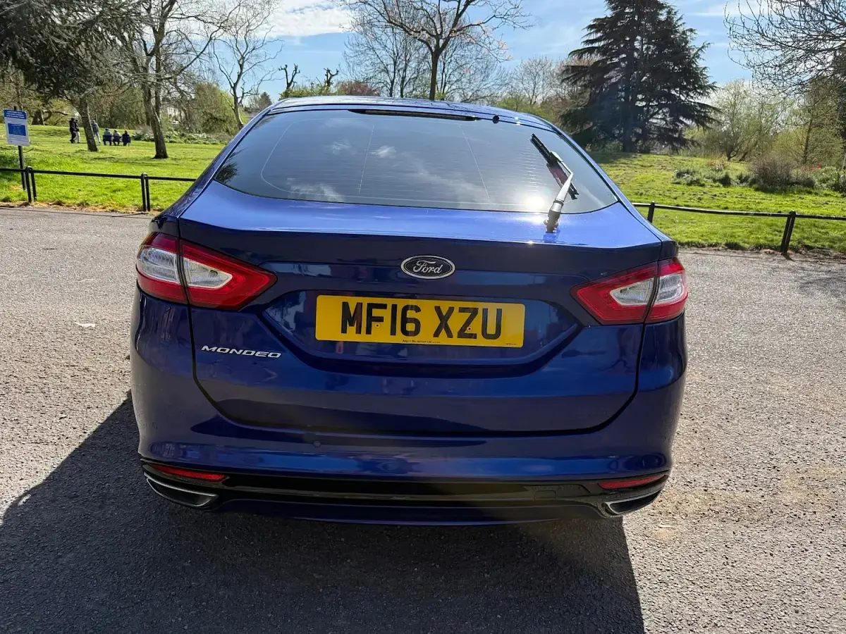 Used Ford Mondeo Titanium 180 HP (132 kW) 2016 Blue Hatchback