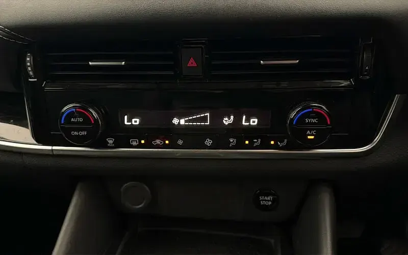 Used Nissan Qashqai N-Connecta 190 HP (139 kW) 2023 Blue SUV