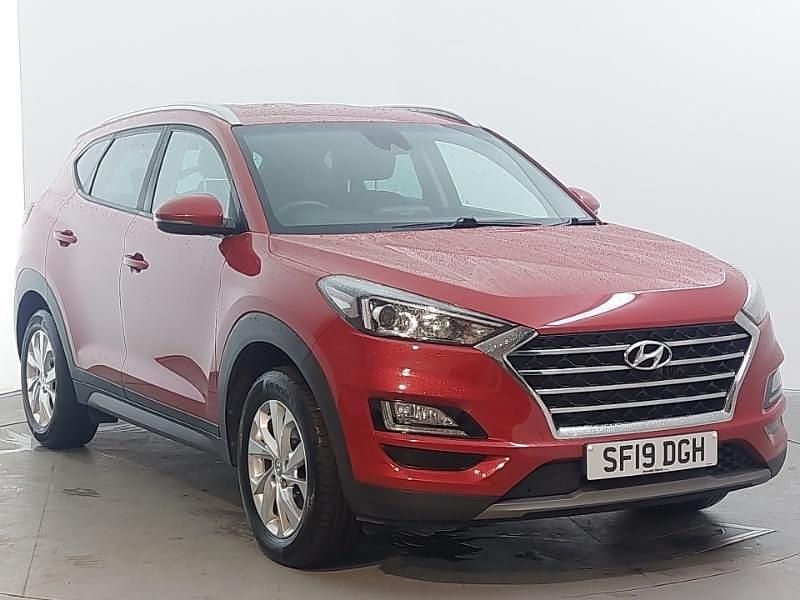 Used Hyundai Tucson SE 115 HP (84 kW) 2019 Red SUV