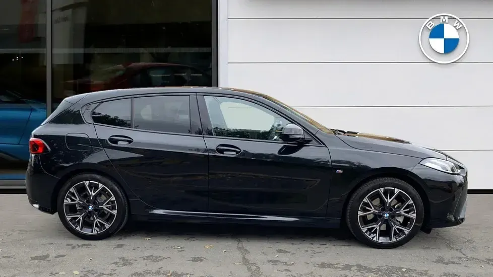 Used BMW 123 M Sport 215 HP (158 kW) 2025 Black Hatchback