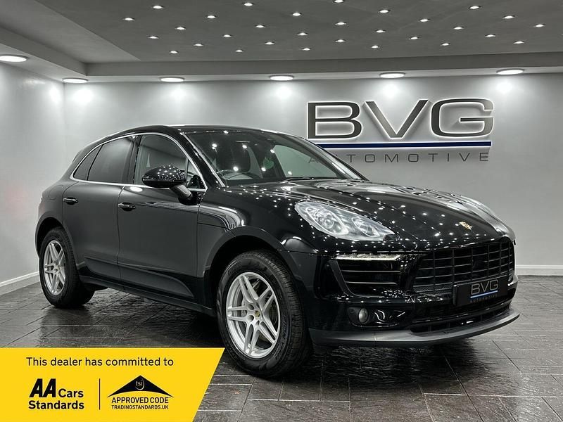 Black Used 2016 Porsche Macan SUV | £19,994 (Fair price) - Image 1/2